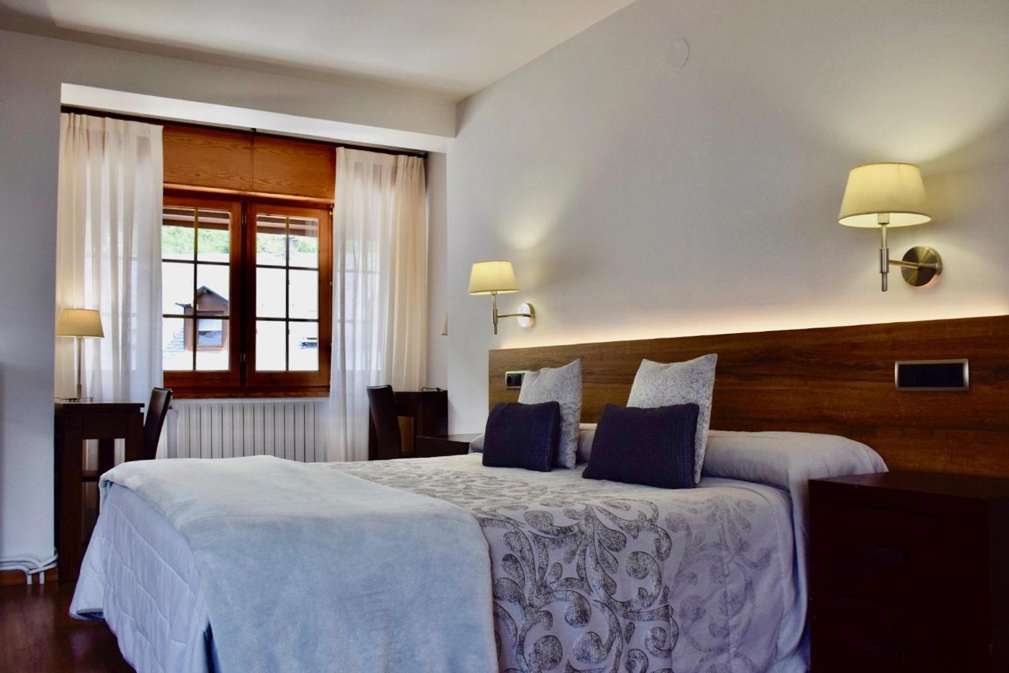 Hotel L'Auet Erill la Vall Exteriör bild