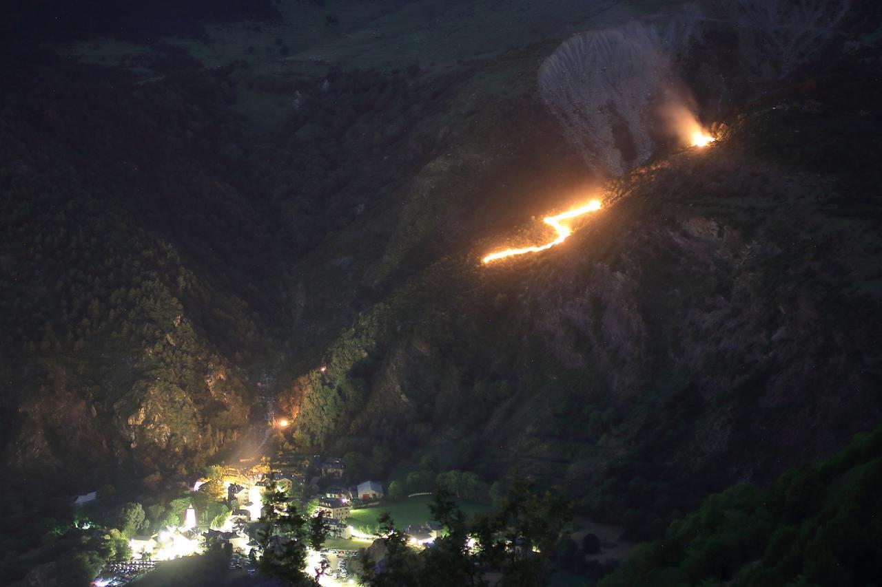 Hotel L'Auet Erill la Vall Exteriör bild